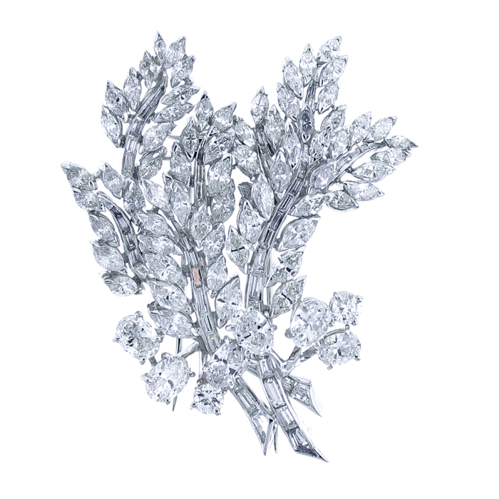 Diamond pin seet in platinum